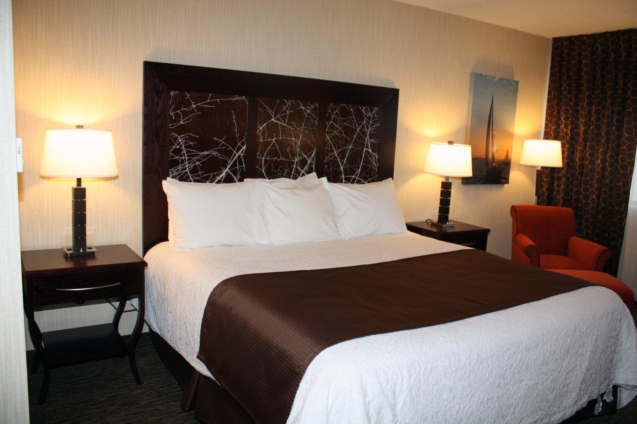 Ramada By Wyndham Buffalo Downtown Room photo