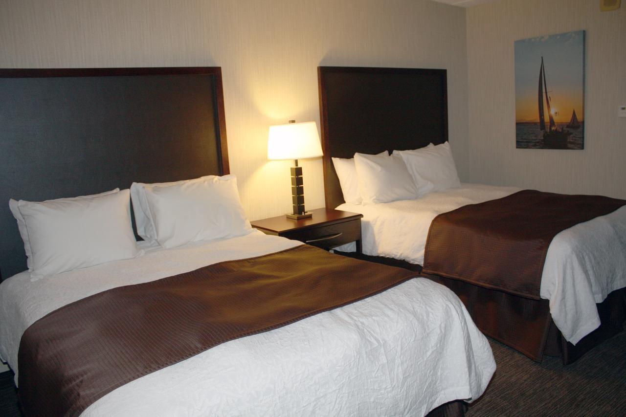 Ramada By Wyndham Buffalo Downtown Room photo