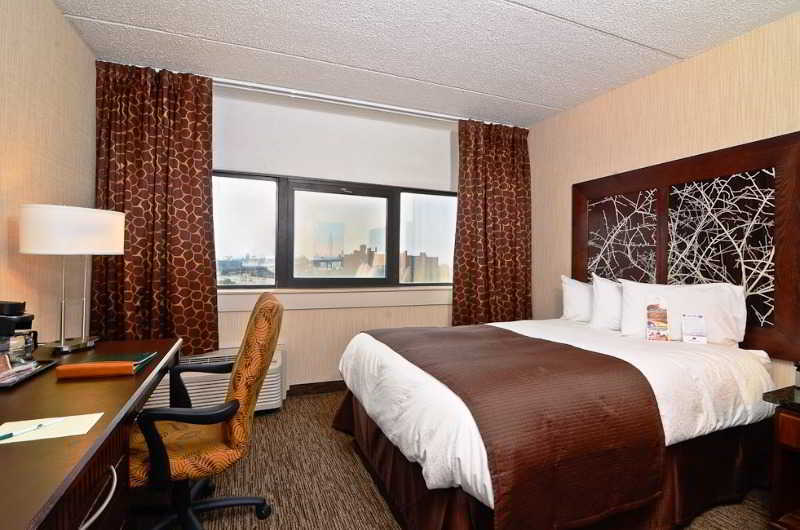 Ramada By Wyndham Buffalo Downtown Exterior photo