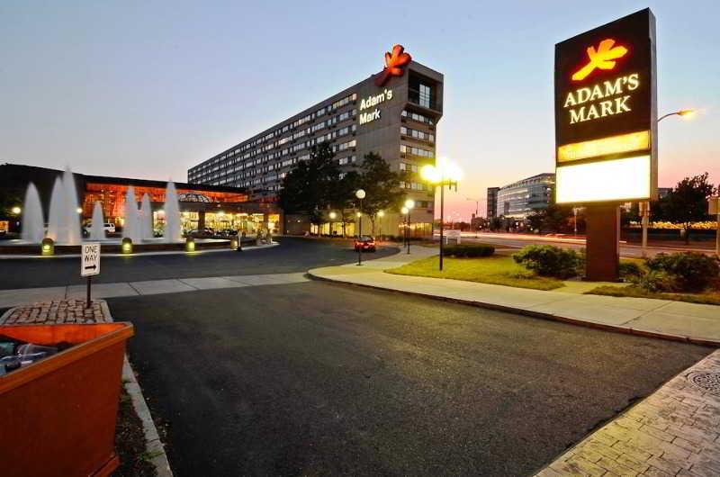 Ramada By Wyndham Buffalo Downtown Exterior photo