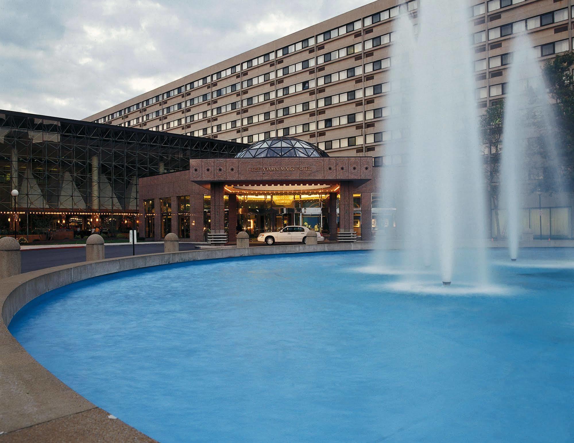 Ramada By Wyndham Buffalo Downtown Exterior photo