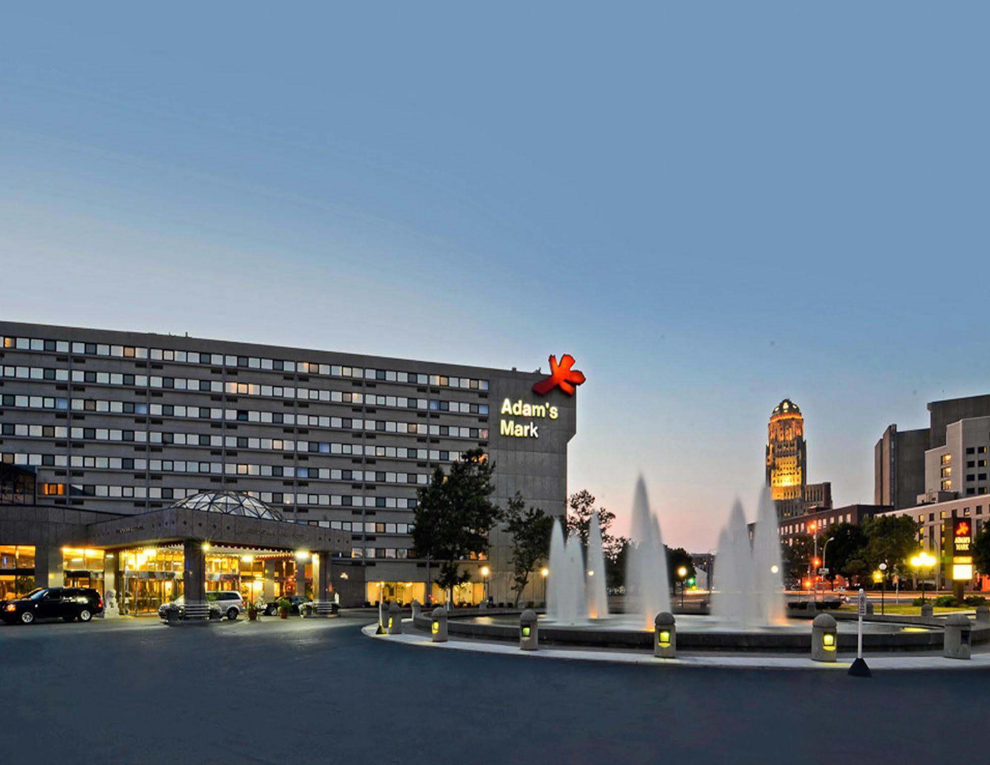 Ramada By Wyndham Buffalo Downtown Exterior photo